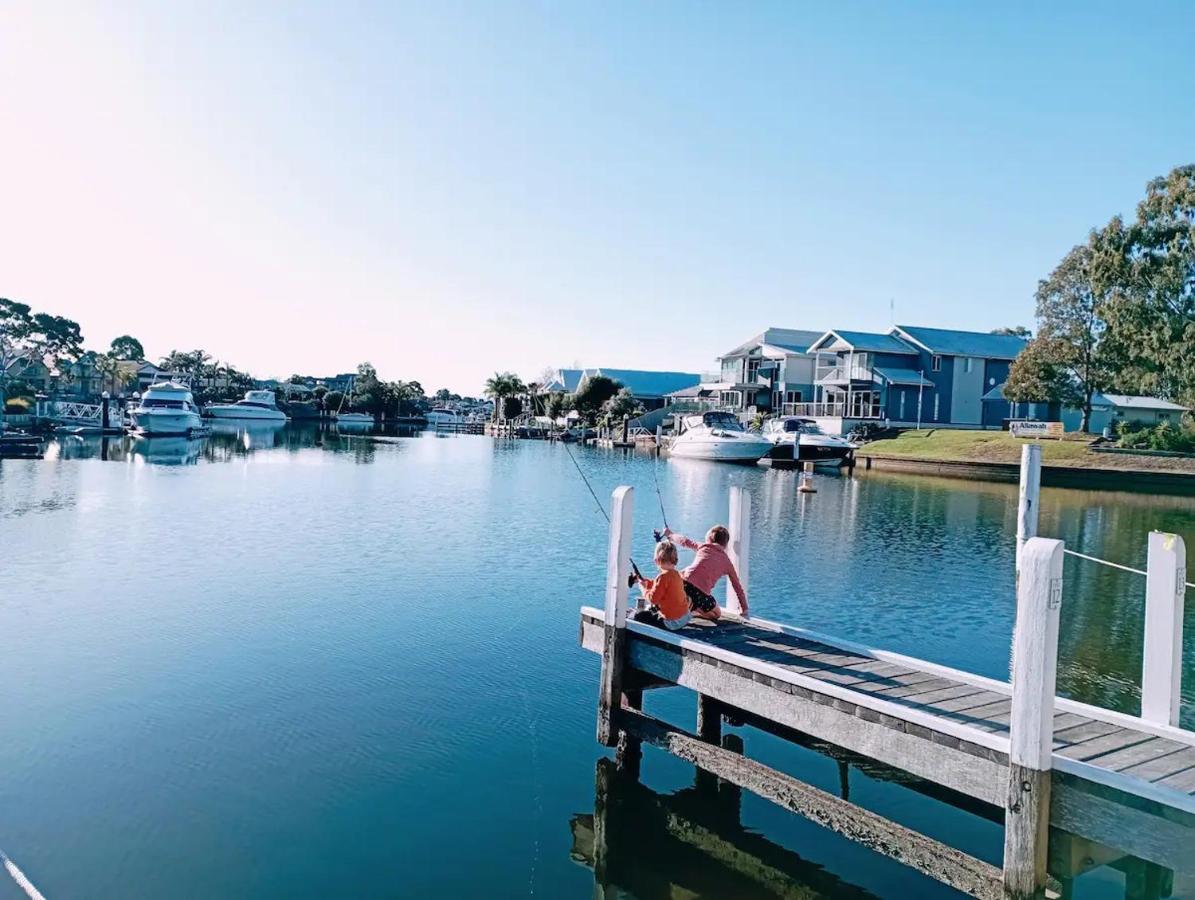 Captains Cove Resort - Waterfront Apartments Paynesville Bagian luar foto