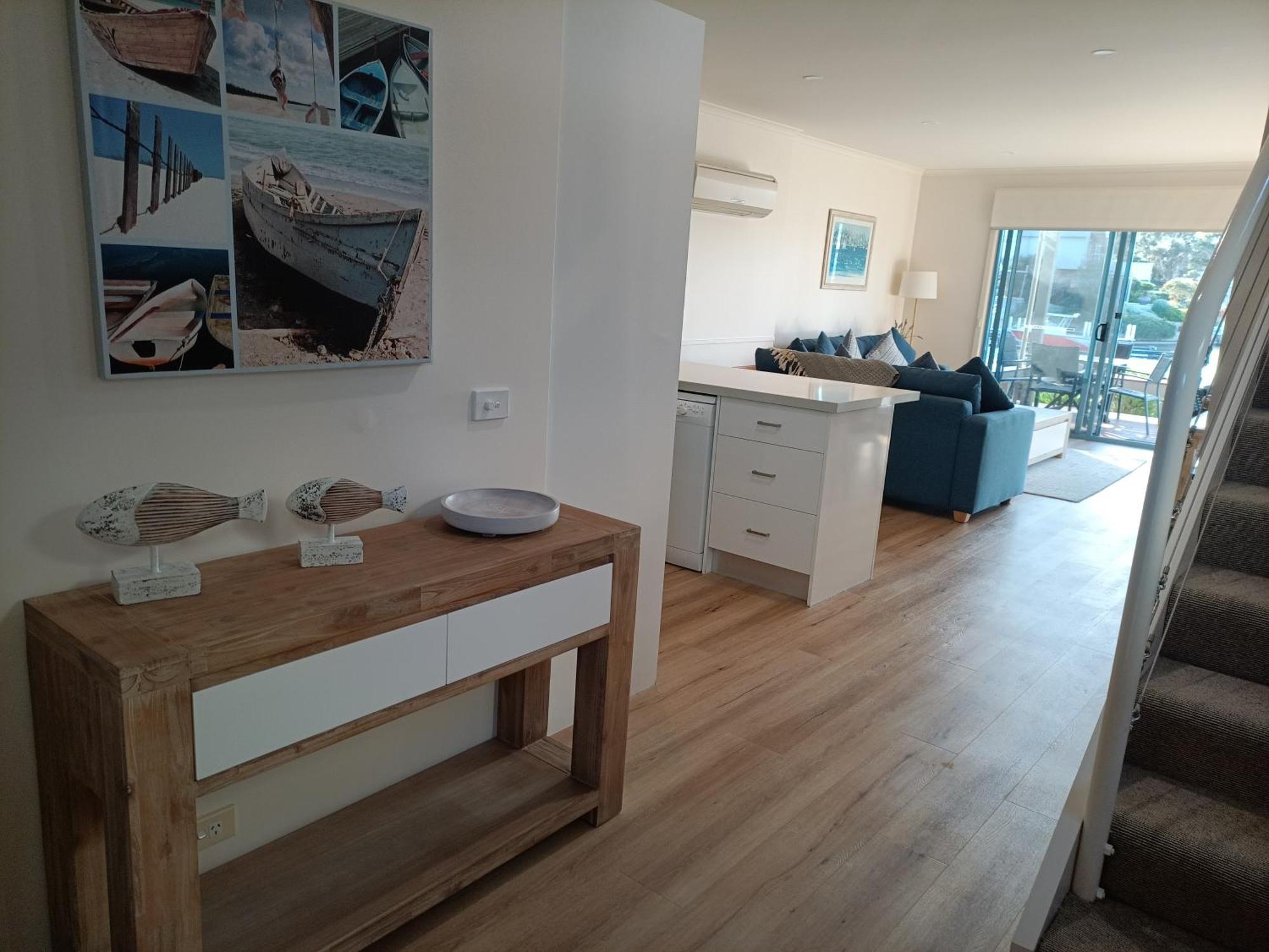 Captains Cove Resort - Waterfront Apartments Paynesville Bagian luar foto