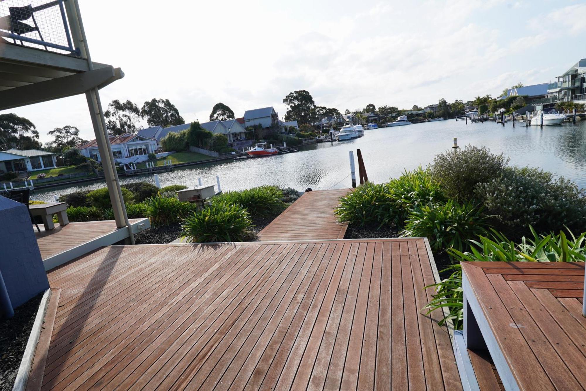 Captains Cove Resort - Waterfront Apartments Paynesville Bagian luar foto